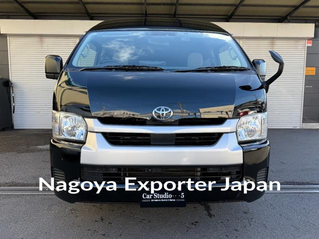 TOYOTA HIACE COMMUTER