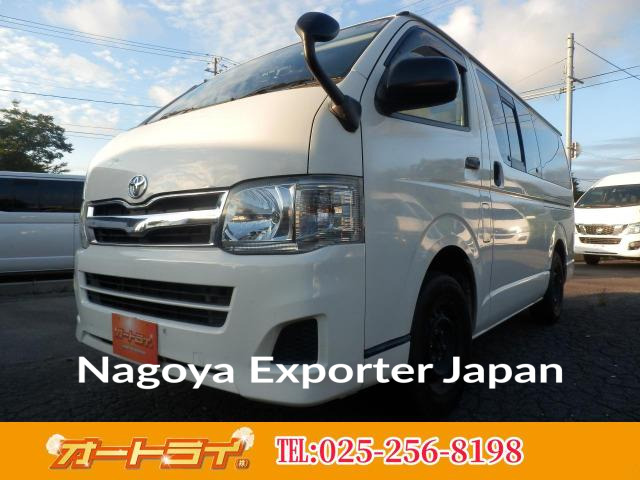 TOYOTA HIACE VAN