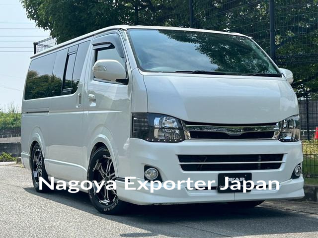 TOYOTA HIACE VAN