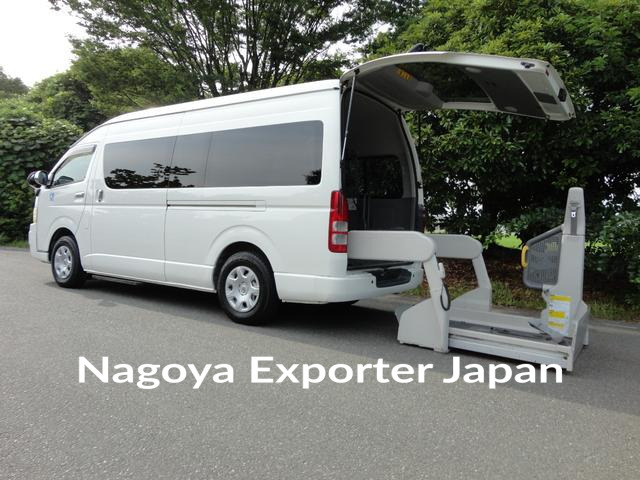 TOYOTA HIACE COMMUTER