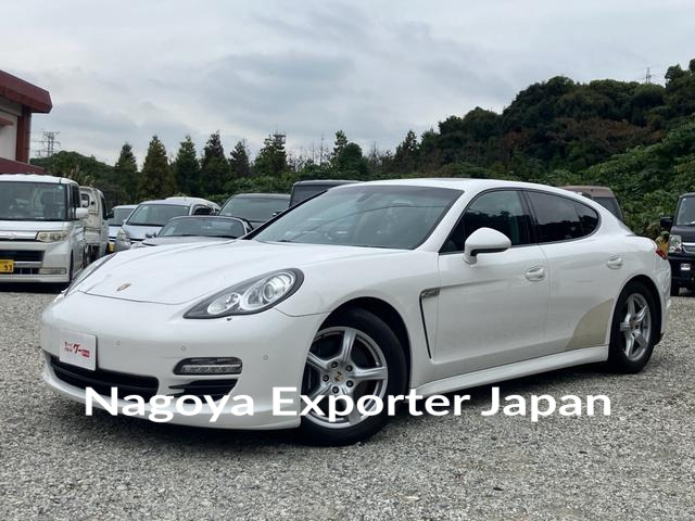 PORSCHE PANAMERA
