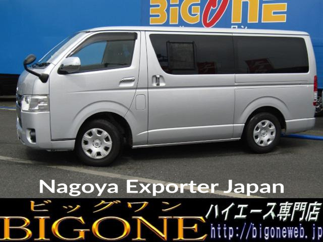 TOYOTA HIACE VAN