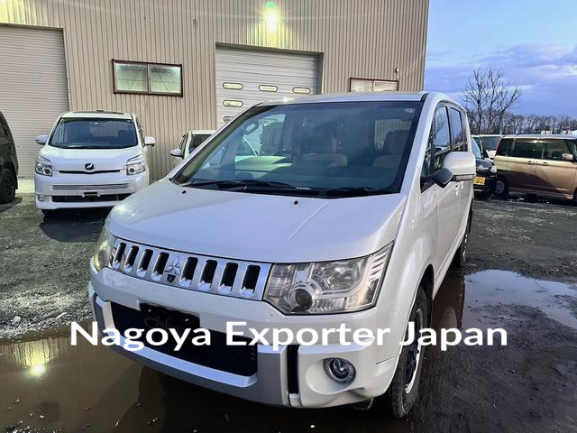 MITSUBISHI DELICA D:5