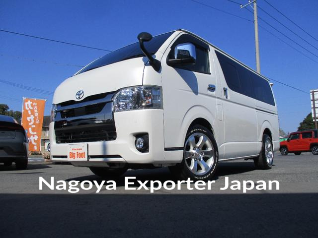 TOYOTA HIACE VAN