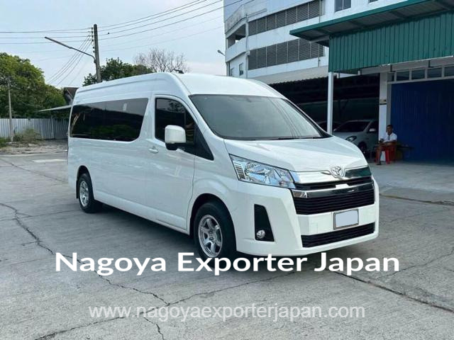 TOYOTA HIACE COMMUTER 2.8