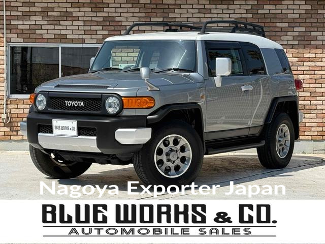 TOYOTA FJ CRUISER