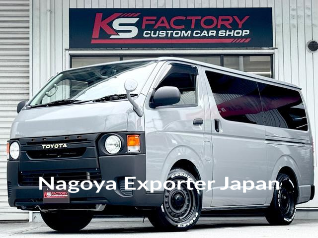 TOYOTA HIACE VAN