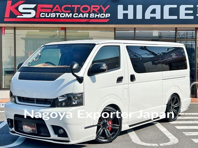 TOYOTA HIACE VAN