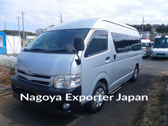 TOYOTA HIACE COMMUTER