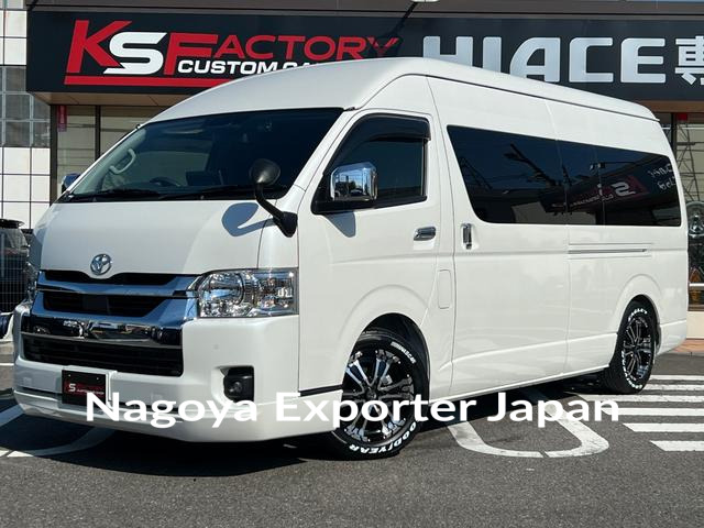 TOYOTA HIACE COMMUTER