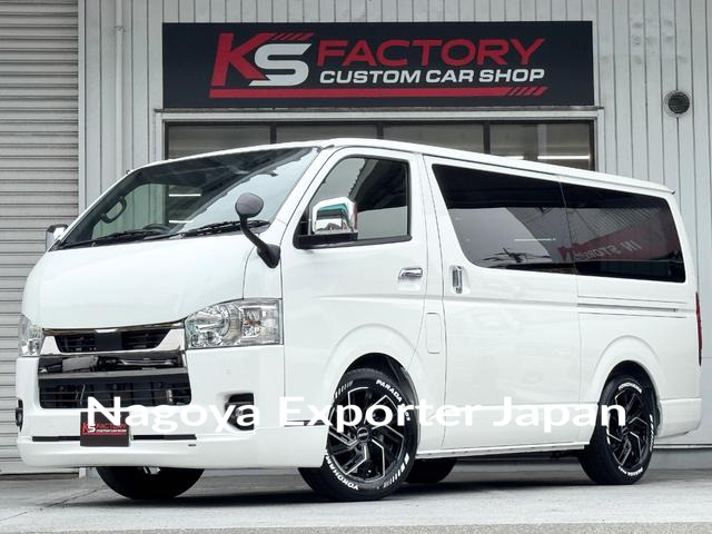 TOYOTA HIACE VAN