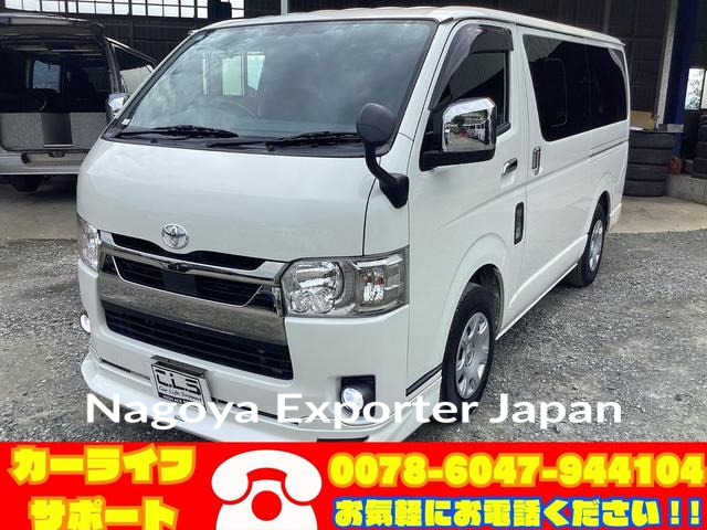 TOYOTA HIACE VAN