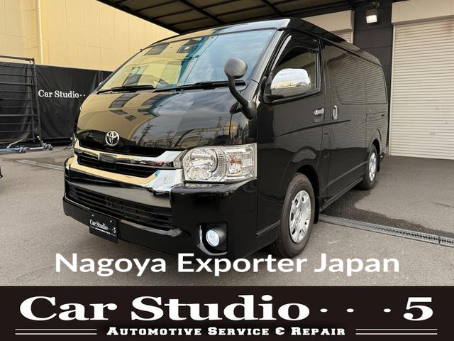 TOYOTA HIACE COMMUTER