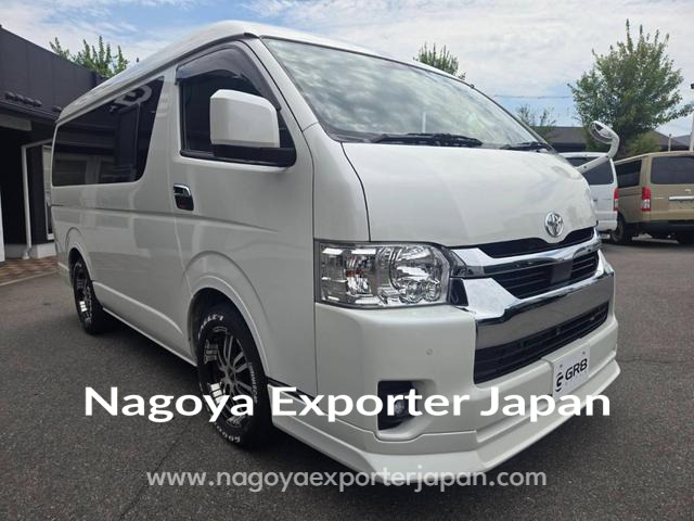 TOYOTA HIACE