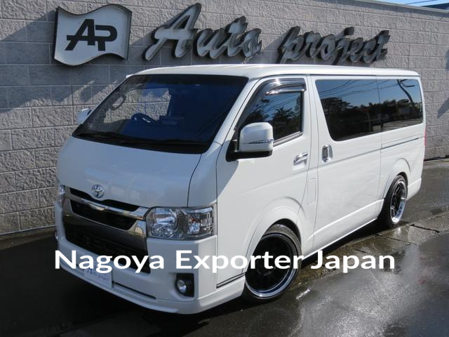 TOYOTA HIACE VAN