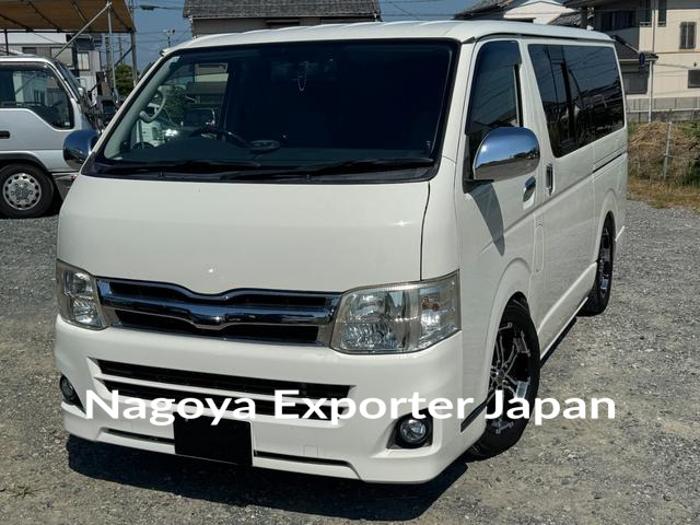 TOYOTA HIACE VAN