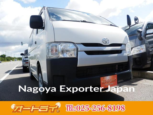 TOYOTA HIACE VAN