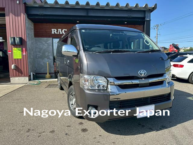 TOYOTA HIACE VAN
