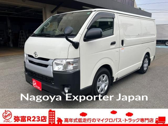 TOYOTA HIACE VAN