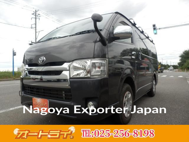 TOYOTA HIACE VAN