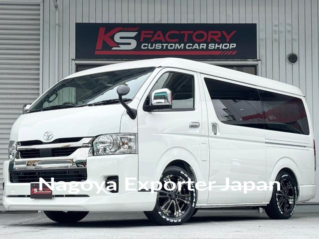 TOYOTA HIACE VAN