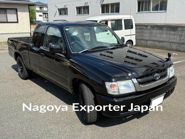 TOYOTA HILUX SPORTS PICK UP