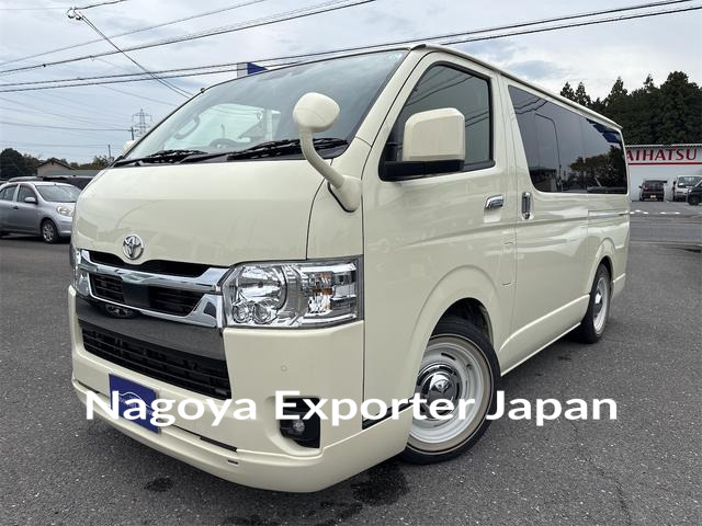 TOYOTA HIACE VAN