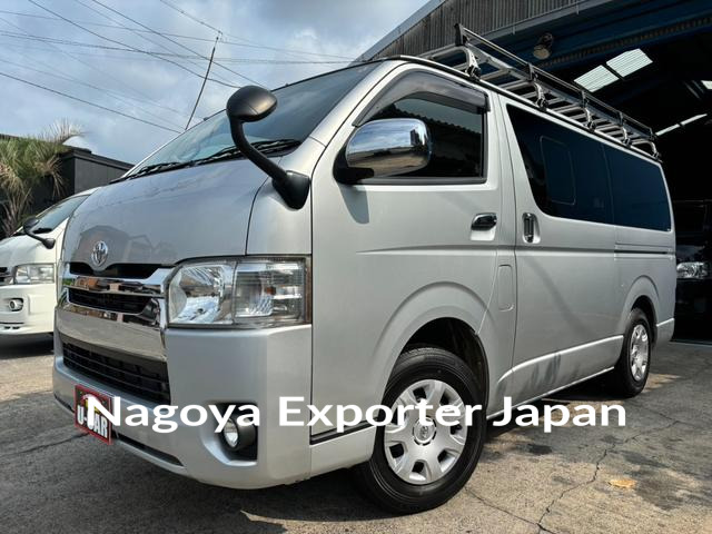 TOYOTA HIACE VAN