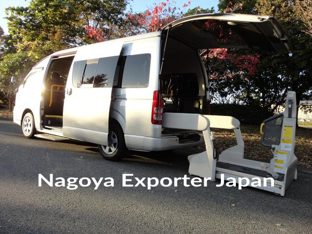 TOYOTA HIACE COMMUTER